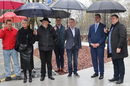 Dobrodošel mamut v Kamniku je dobil svoje mesto bronasti mamut v naravni velikosti, ki stoji v Mamutovem parku (22)